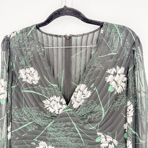 BCBGMaxAzria Green and White Peplum Pleated Blouse - Picture 3 of 6